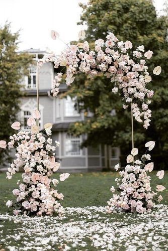 Arch Ideas, Wedding Ceremony Ideas, Wedding Ceremony Arch, Wedding Arch Flowers, Arch Flowers, Wedding Altars, Wedding Ceremony Backdrop, Ceremony Arch, Brasov