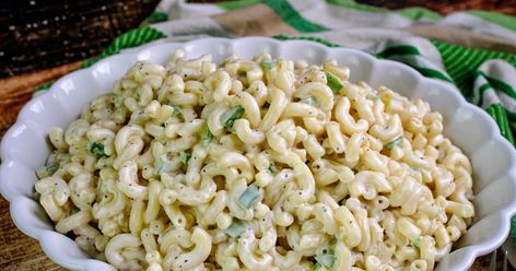 Eggs Dinner, Mac Salad, Macaroni Salad Recipe, Pasta Sides, Just A Pinch Recipes, Banana Nut Bread, Food Club, Just A Pinch, Macaroni Salad