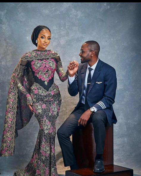 Iro And Buba Styles Lace, Igbo Wedding Dress, Nigerian Engagement, Engagement Photo Shoot Poses, Hausa Wedding, Nigerian Traditional Wedding, African Bride, Classy Wedding Dress, African Inspired Clothing