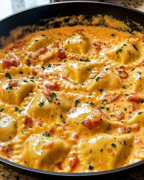 Sausage Ravioli Sauce, Easy Ravioli Sauce, Italian Sausage Ravioli, Recipes Using Italian Sausage, Sausage Ravioli, Easy Ravioli, Ravioli Sauce, Pink Sauce, Cooking Mama