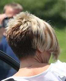 kate gosselin hairstyle front and back | Whats Dis?: Kate Gosselin's Haircut Kate Gosselin Hair Short, Kate Gosselin Hair, Haircut Back View, Spikey Short Hair, Haircut Back, Kate Gosselin, Celebrity Short Hair, Stacked Bob, Bob Cuts