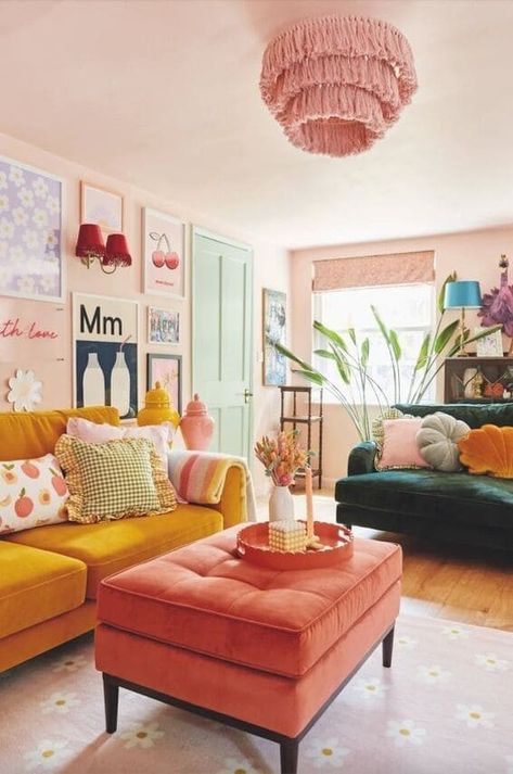 Vintage Maximalist Decor, Maximalist Living Room, Apartment Decoration, Living Room Orange, Bright Living Room, Decor 2024, Living Room Trends, Colourful Living Room, Maximalist Decor