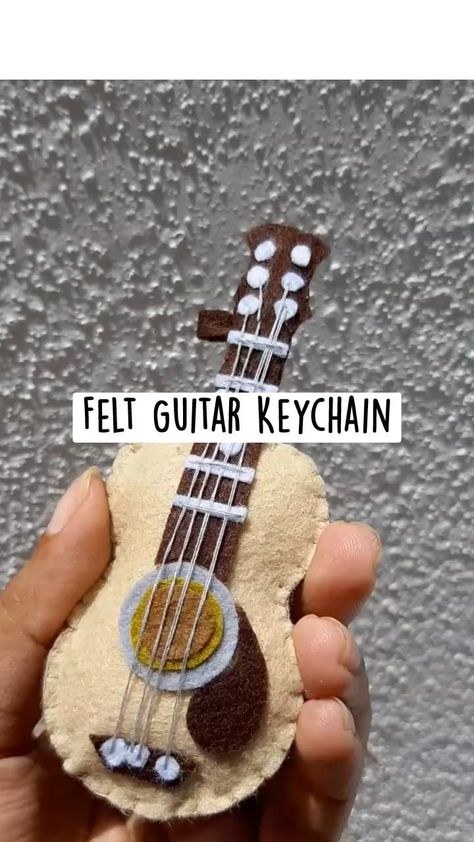 Felt Guitar, Christmas Felt Ornaments, Christmas Ornaments Felt, Guitar Keychain, Embroidery Keychain, Handmade Felt Ornament, Felt Keychain, Felt Craft Projects, Felt Crafts Patterns