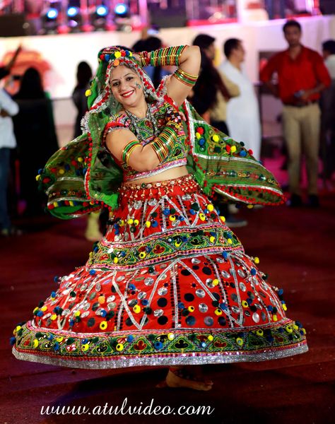 Navarati Outfits, Dandiya Photo, Dandiya Dress, Happy Holi Photo, Maa Image, Garba Dress, Meldi Ma Hd Photo, Saint George And The Dragon, Navratri Garba