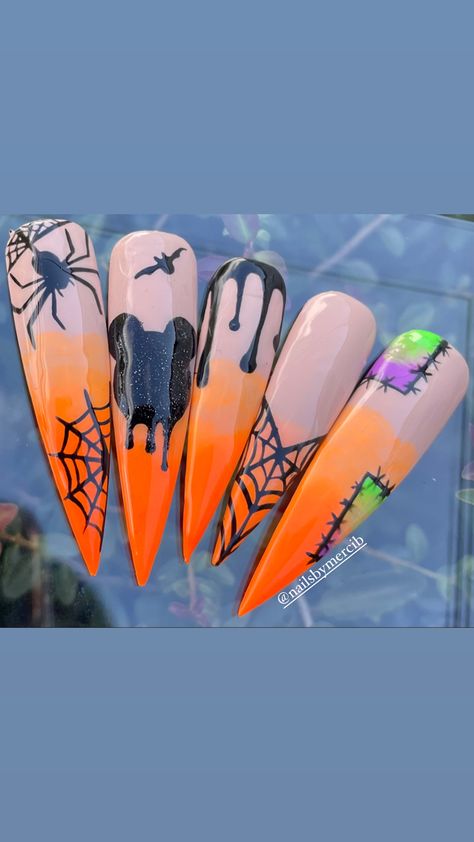 Disney Inspired Halloween Nails, Halloween Pop Art Nails, Minnie Halloween Nails, Mickey Mouse Nails Halloween, Disney Spooky Nails, Halloween Disney Nails Design, Disney Halloween Nail Art, Ombre Nails Halloween, Disney Halloween Nails Acrylic