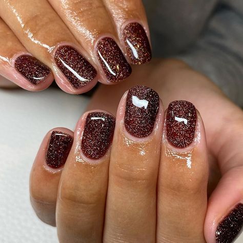 The GelBottle Inc™ on Instagram: “Repost from @charlbbeauty using TGB shade Coffeebean 🤎 A delicious sparkly brown with flecks of gold, this shade is perfect for autumn…” Fall Nails With Gold Glitter, Glittery Fall Nails, Brown Sparkly Nails, Sparkly Brown Nails, Burgundy Nails With Glitter, Brown Sparkle Nails, Sparkly Fall Nails, Fall Sparkle Nails, Brown Christmas Nails