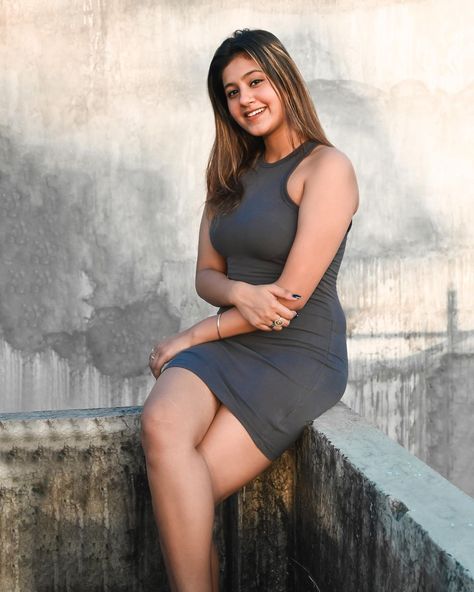 Anjali Arora on Instagram: “🤫” Ayesha Omar, Delhi Public School, Anjali Arora, Delhi University, Beautiful Mini Dresses, Insta Reels, Skin Colour, Saree Navel, Indian Photoshoot