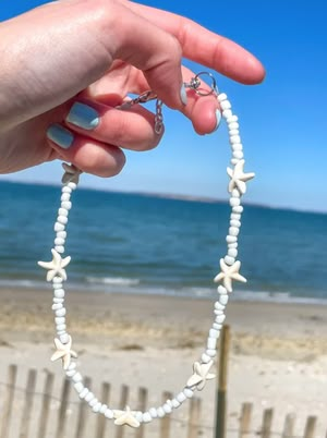 Surf Jewelry, Beachy Jewelry, Preppy Jewelry, Handmade Chokers, Picture Inspiration, Diy Bracelet Designs, Star Fish, Beads Bracelet Design, Jewelry Accessories Ideas