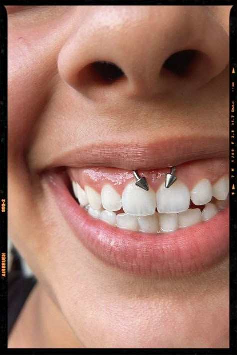 Smiley Piercing Men, Smiley Piercing Fangs, Smiley Piercing Aesthetic, Smiley Piercing Jewelry, Smiley Piercing Rings, Modern Siren, Dream Piercings, Smile Piercing, Old English Tattoo