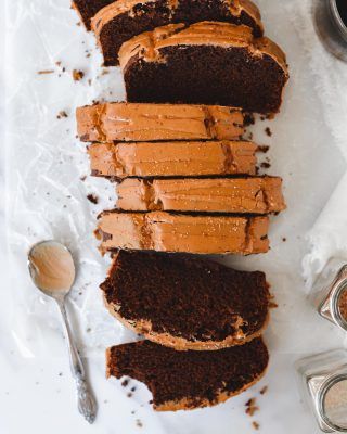 Yellow Cake with Chocolate Frosting - bethcakes Cake With Coffee, Chocolate Chip Cake, Dream Cake, Loaf Cake, Mint Chocolate Chips, Chocolate Craving, Coffee Flavor, Vegetarian Chocolate, Mint Chocolate