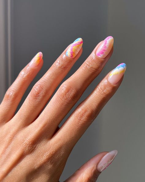 Nail Art Designs Summer 2023, Tie Dye Nail Designs, Nails Tie Dye, Tie Dye Nail Art, Tye Dye Nails, Diy Tie Dye, Diy Tie Dye Designs, Neutral Nail Polish, Long Nail Art