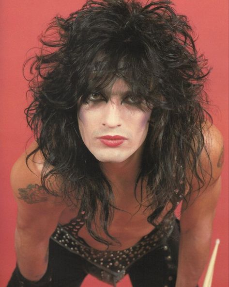 Tommy Lee Wallpaper, Glam Rock Hairstyles, 80s Rocker Hair, 80s Hairstyles Men, Metal Hairstyles, Glam Rock Hair, Rockstar Hairstyles, 80s Rock Hair, Tommy Lee Motley Crue