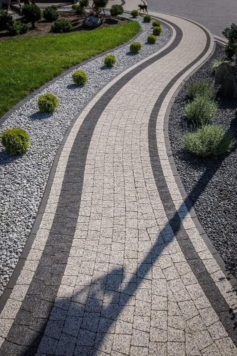 Paver Walkway Diy, Driveway Entrance Landscaping, Modern Driveway, Pavement Design, Walkway Landscaping, Paving Design, Driveway Paving, Small Front Yard Landscaping, Rooftop Terrace Design