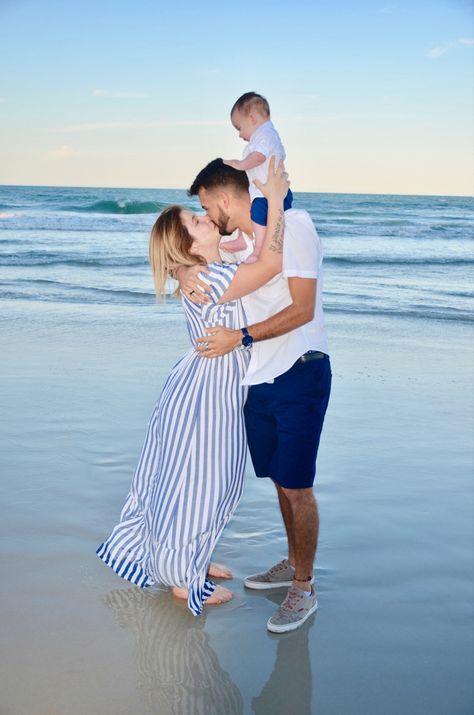 Family Of 3 Photo Ideas Beach, Beach Photoshoot With Baby, Baby Boy Beach Photoshoot, Maternity Family Photos On Beach, Beach Baby Aesthetic, Mom And Baby Beach Photos, Beach Baby Photography, Baby Beach Photos, Mom And Toddler Beach Photos