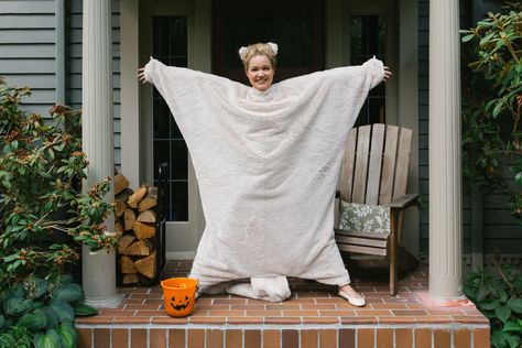 Squirrel Halloween Costume, Fly Costume, Squirrel Costume, Halloween Costumes To Make, Holloween Costume, Flying Squirrel, Make Blanket, Diy Halloween Projects, Blanket Diy