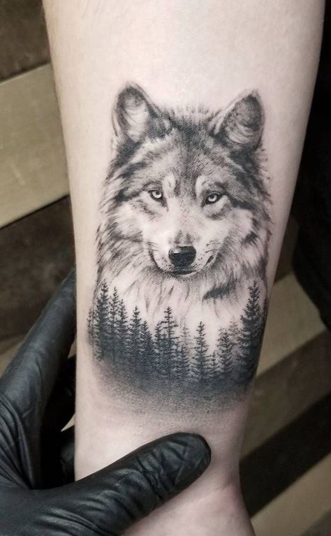 Wolf tattoo idea Wolf Sleeve, Wolf Tattoos Men, Tattoo Wolf, Tier Tattoo, Wolf Tattoo Sleeve, Forearm Tattoo Design, Wolf Tattoo Design, Celtic Tattoos, Beautiful Wolves