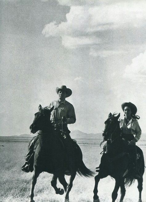 Rock Hudson and Elizabeth Taylor in Giant (1956) Giant 1956, Saddle Tramp, Marfa Tx, Cowboy Photography, Giant Star, Cowboy Aesthetic, Rock Hudson, Mazzy Star, Western Aesthetic