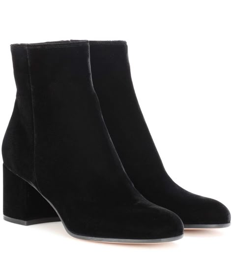 Velvet Black Boots, Black Boots Outfit Ankle, Black Heel Ankle Boots, Small Heel Boots, Ankle High Heel Boots, Black Boots Ankle, Black Velvet Boots, Black Heeled Ankle Boots, Velvet Ankle Boots