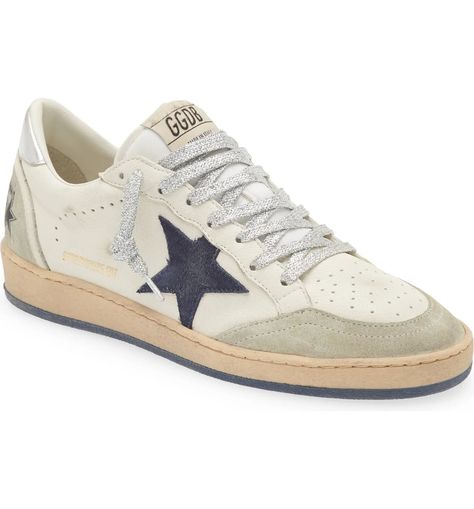 Low Top Sneakers Women, Golden Goose Collection, Golden Goose Ball Star Outfit, Golden Goose Ball Star, Preppy Shoes, Top Sneakers Women, Tennis Sneakers, Golden Goose Sneakers, Shoe Inspo