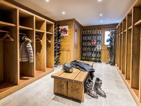 Top 70 Best Mudroom Ideas - Secondary Entryway Designs Ski Mudroom, Ski Mud Room, Hunting Room Design, Hunting Room Decor, Outdoor Gear Storage, Ski House Decor, Boot Dryer, Gear Room, Ski Room