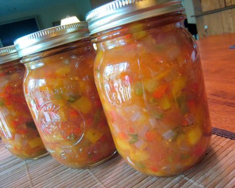 Peach & Tomato Salsa Tomato Salsa Recipe, Peach Salsa, Spicy Salsa, Fruit Salsa, Pineapple Salsa, Fresh Peaches, Family Eating, Peach Recipe, Salsa Recipe