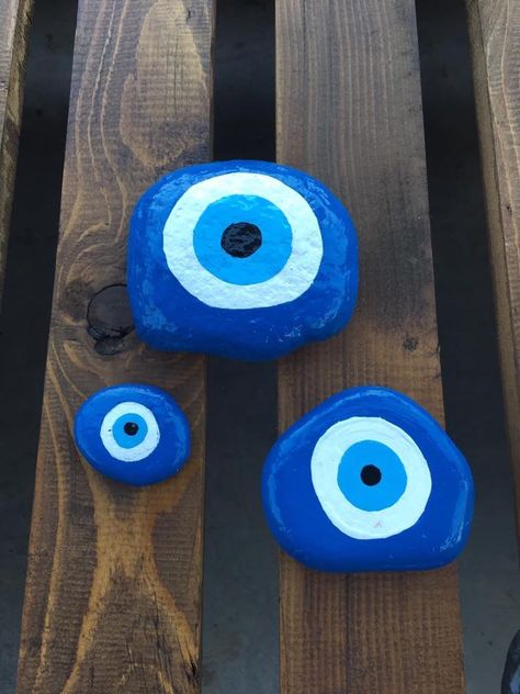 Evil Eye Rock Painting, Evil Eye Canvas Painting, Evil Eye Diy, Greek Eye, Evil Eye Art, Beach Pebbles, Eye Decor, Canvas Painting Designs, Evil Eyes