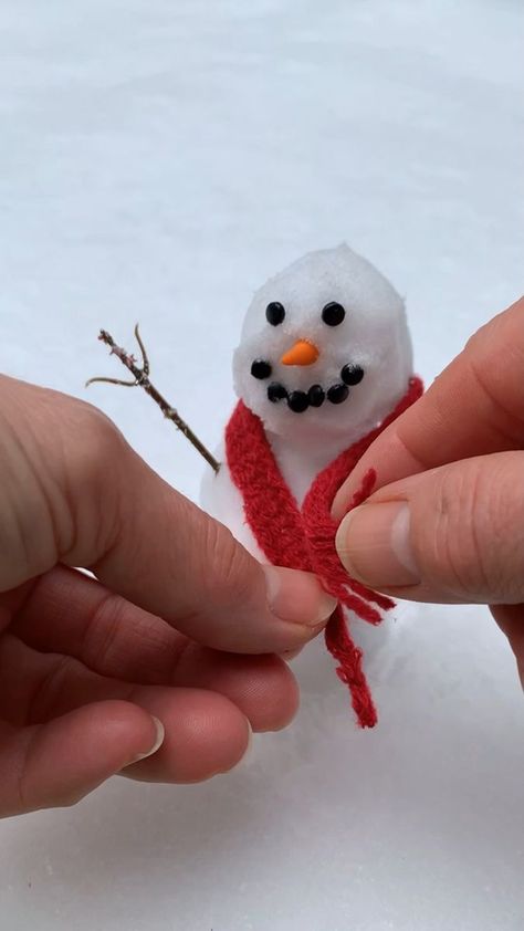 Tiny Snowman, How To Build, Little Things, Dollhouse Miniatures, Doll House, Miniatures