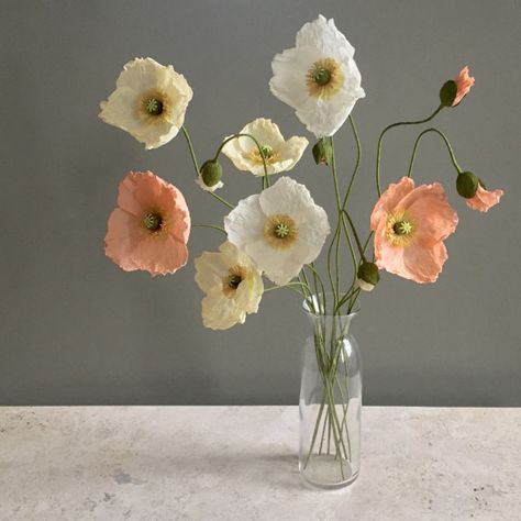 sosuperawesome Iceland Poppies, Paper Botanicals, Paper Flowers Wall, Poppy Bouquet, Crepe Paper Flowers, Paper Flower Tutorial, Flowers Wall, Paper Flowers Diy, Crepe Paper