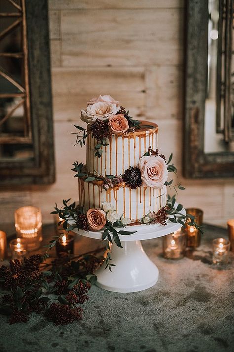 Rose Gold Paint, Rustic Romance Wedding, Mr And Mrs Wedding Cake, Wedding Cake With Flowers, Boho Wedding Cake, Cake With Flowers, Rustic Wedding Cake Toppers, Glitter Rose Gold, Ash Tree