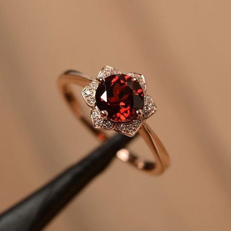 Red Engagement Ring, Turquoise Jewelry Rings, Engagement Ring Round Cut, Elegant Rings, Red Gemstone Ring, January Birthstone Rings, Garnet Engagement Ring, Red Stone Ring, Engagement Ring Round