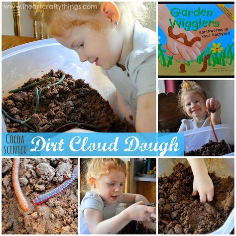 Worms Preschool, Foam Dough, Toddler Activity Bags, Cloud Dough Recipes, Curriculum Preschool, Preschool Sensory, Sensory Dough, Bugs Preschool, Preschool Garden