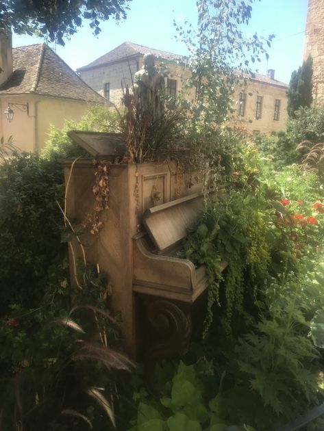 bergerac, france Bergerac France, Abandoned Piano, Fantasy World, Piano, France