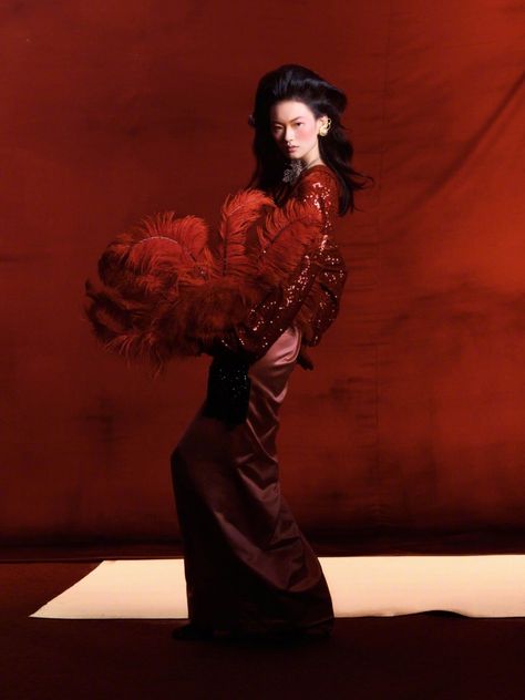 HCM on Twitter: "He Cong for Marie Claire China October 2021. Photographed by Trunk Xu.… " Vogue Asia, He Cong, Woman In Suit, Red Kimono, Photoshoot Themes, Fashion Photography Inspiration, Poses For Photos, Studio Shoot, 인물 사진