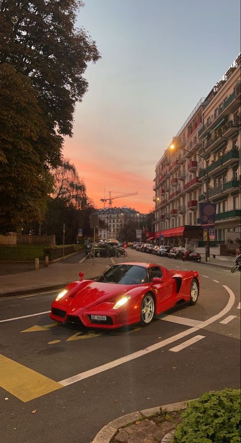 The ferrari 458 is a work of art and aerodynamic efficiency, featuring a 4.5L naturally aspirated V8 engine that produces a stunning 562 hp at 9,000 RPM. The engine outputs 125 hp per liter, which is a record for the highest amount of power per naturally aspirated piston.
#Ferrari #sportscar #ferraricar #popularcar #racingcar #luxurycar #worldfastercar #famouscar Porsche Garage, Wallpaper Luxury, Image Moto, Ferrari Enzo, Street Racing Cars, Ferrari Car, Classy Cars, Fancy Cars, Bmw E30