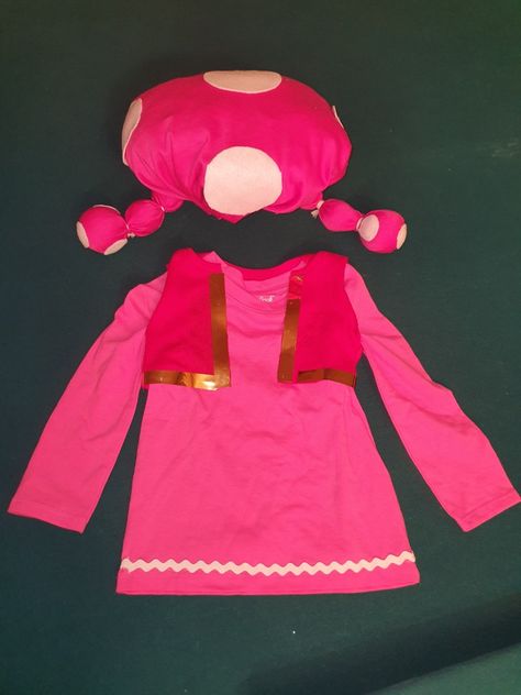 3mo baby Toadette costume DIY <$20 #mariokart #halloween Toadette Diy Costume, Baby Toadette Costume, Toadette Costume Diy, Toad And Toadette Costume, Diy Toadette Costume, Kids Mario Costume, Toadette Cosplay, Toad Mario Costume, Toadette Costume