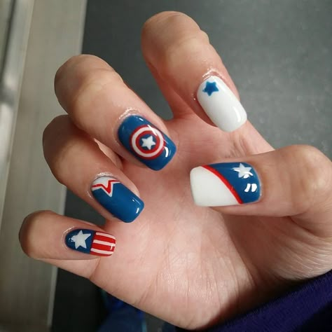 Captain America Nails, Desain Salon Kuku, Superhero Nails, Avengers Nails, Marvel Nails, Neon Nail Art, America Nails, Usa Nails, 4th Of July Nails