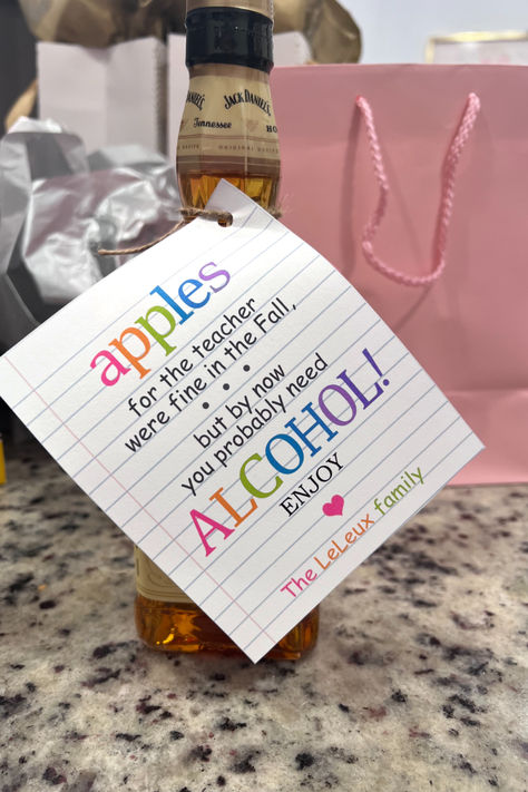 Click on link to print this #gifttag #printable #teachergift #teachergifts #endofyear #endoftheyear #apples #alcohol #alcoholgift #winegift #giftideas #thankateacher Gift Alcohol, Teacher Gift Tags, Alcohol Gifts, Alcohol Bottles, Teacher Cards, Shop Boutique, Wine Bottle Labels, Teacher Christmas Gifts, Teacher Christmas