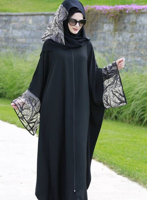 Burkha Designs Black Dubai, Burkha Designs Black, Burkha Designs, Burqa Designs, Black Abaya Designs, Fesyen Islam, Abaya Fashion Dubai, Estilo Hijab, Casual Attire For Women