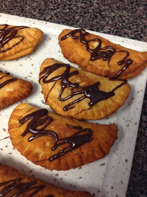 Chocolate Fried Pies, Fried Pies Recipe, Fried Hand Pies, Hand Pies Savory, Chocolate Tarts, Chocolate Tarts Recipe, Tart Dough, Hand Pie Recipes, Tarts Recipe