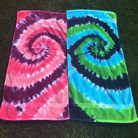 "| Tie Dye Beach Towel | ❤️ No day at the beach is complete without a tie dye beach towel! These soft and absorbent blankets of plush, will keep you nice and warm when getting out of the shower, pool or ocean. It is 30\" x 60\" and 100% cotton. All towels are prewashed, preshrunk and washed a second time after the dyeing process. Wash in COLD water and the colors will remain vibrant forever! *Care instructions : Wash with colors or by itself using cold water. Tumble dry on any heat setting. To s Tie Dye Beach Towel, Homemade Tie Dye, Tie Dye Sets, Ty Dye, Diy Tie Dye Techniques, Diy Tie Dye Designs, Tie Dye Patterns Diy, Diy Tie Dye Shirts, Tie Dye Party