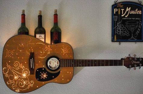 Guitar Lamp, Broken Guitar, Guitar Decorations, Guitar Shelf, Guitar Crafts, Guitar Diy, Guitar Ideas, Ways To Recycle, 15 Diy