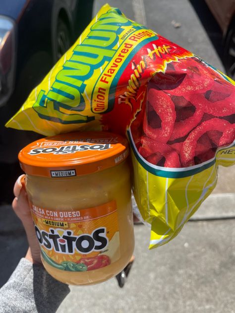 Snack Haul, American Snacks Aesthetic, Snacks List Junk Food, Aesthetic Food Junk, Unhealthy Snacks Junk Food, Junk Food Snacks Aesthetic, Healthy Lunch Snacks, Sleepover Food, Healthy Drinks Smoothies