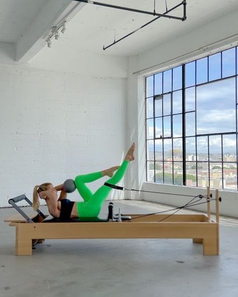 andreaspeir on January 21, 2024: "Core flow with the ball on one blue spring. 💚 #pilates #pilatescore #pilatesreformer #reformerpilates #speirondemand #speirpilates #..." Core Routine, Pilates Moves, Pilates Reformer Exercises, Reformer Pilates, Pilates Body, Pilates Training, Pilates Barre, Ankle Weights, Pilates Instructor