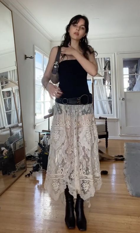 Beige Lace Skirt Outfit, Long Skirt Date Outfit, Lacy Skirt Outfit, How To Style A Lace Skirt, Lace Outfits Aesthetic, Lacey Outfits Aesthetic, Velvet Corset Top Outfit, Lace Clothes Aesthetic, Lace Dress Outfit Casual