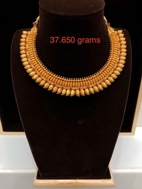 Manga Necklace Gold, Kasu Mala, Kerala Jewellery, Gold Things, Hasli Necklace, Hindu Jewelry, Indian Gold Necklace Designs, Neck Pieces Jewelry, Antique Necklaces Design