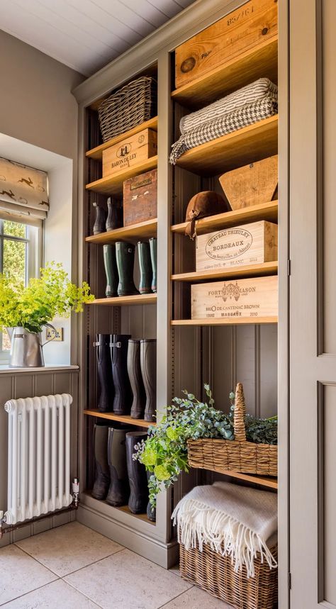 Boot Room Utility, White Wash Walls, Mudroom Decor, Mudroom Laundry Room, Washing Walls, Shoes Storage, Country House Interior, Mud Room Storage, Mudroom Design