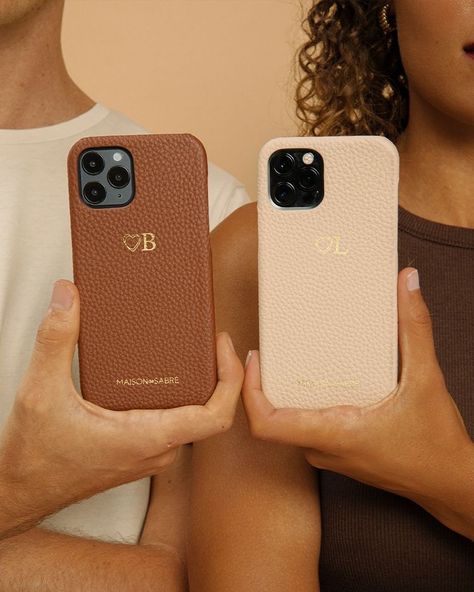 Phone Case Photoshoot Ideas, Matching Phone Cases Aesthetic, Couple Phone Cases Aesthetic, Couple Phone Cases, Couple Case, Best Phone Cases, Iphone Case Photo, Cases Aesthetic, Leather Phone Cases