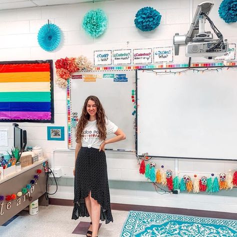 Kristi | Spanish Teacher shared a post on Instagram: "You won’t be seeing pics of this classroom for a long time!! Today is my first official day of summer! What’re you up to? (I’m cleaning my house lol)". Follow their account to see 567 posts. Spanish Teacher Classroom Decor, Spanish Class Aesthetic, Teachers Day Decoration, Teaching Aesthetic, Spanish Teacher Classroom, Spanish Classroom Decor, Teacher Picture, Counseling Office Decor, Teacher Aesthetic