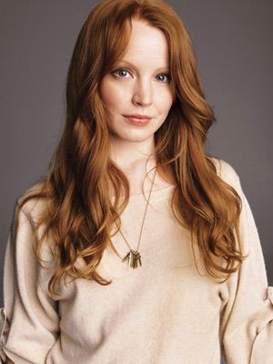 Lauren Ambrose - warm nude colour Lauren Ambrose, Red Hair Woman, Ginger Girls, Celebrity Lifestyle, Warm Spring, Eye Color, Hair Trends, Redheads, Pretty Woman