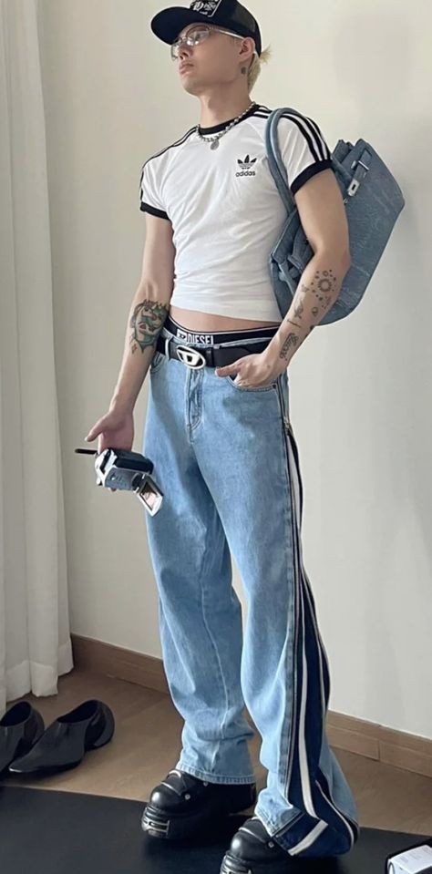 West Coast Grunge, Y2k Kpop Outfits Male, Acubi Fashion Y2k Male, Y2k Fit Inspo Men, Man Y2k Outfit, Male Y2k Outfit Ideas, Y2k Gay Fashion, Boys Y2k Outfits, Fashion Inspo Outfits Male